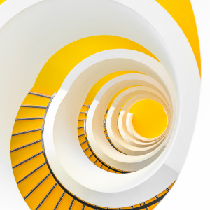 34-THE-YELLOW-BOX20180718-ESCALIER-BIBLIOTHEQUE-UNIVERSITE-LYON-III